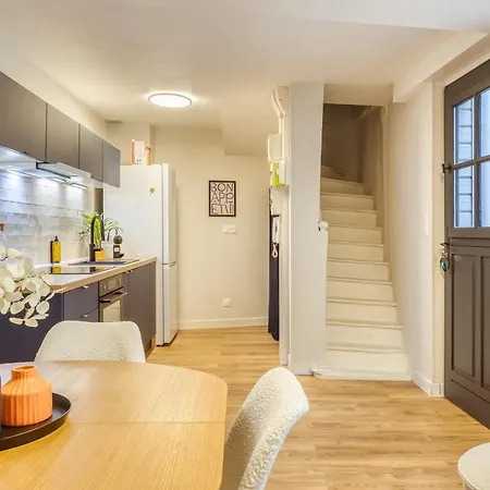 Holiday home L'adresse Beauvoisine 2 Terrasse