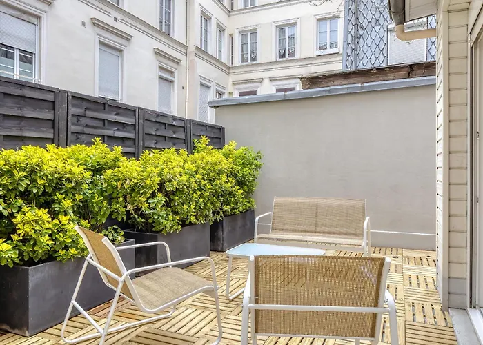 Holiday home L'adresse Beauvoisine 2 Terrasse